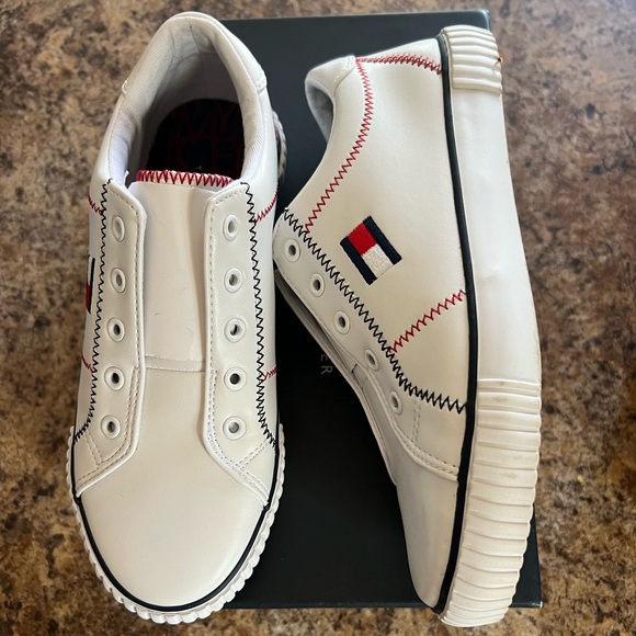 New Tommy Hilfiger Sneakers - Picture 1 of 3